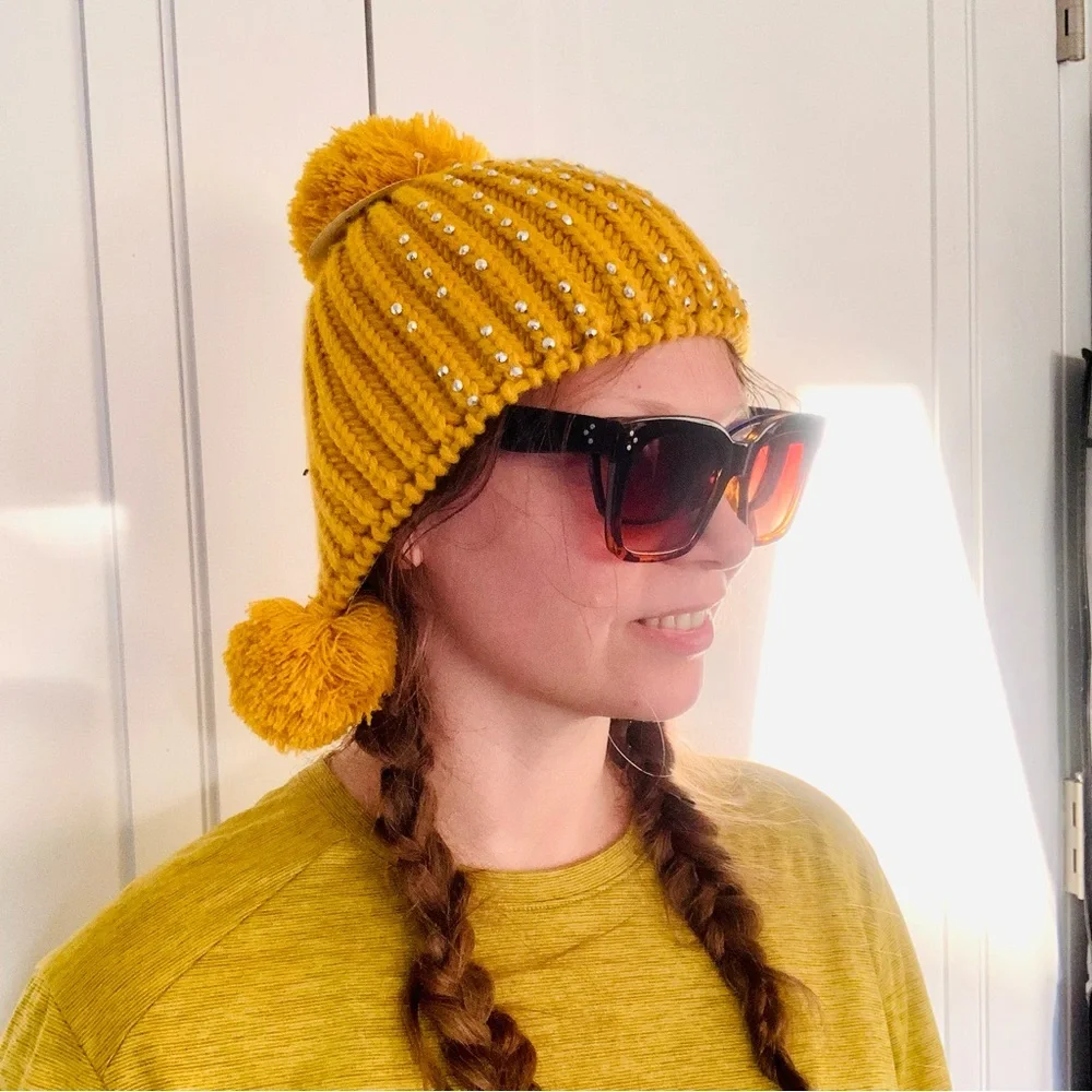 Crystals 3-Pompons Cable Knit mini Hat